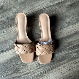 Tan weave slide kitten heel